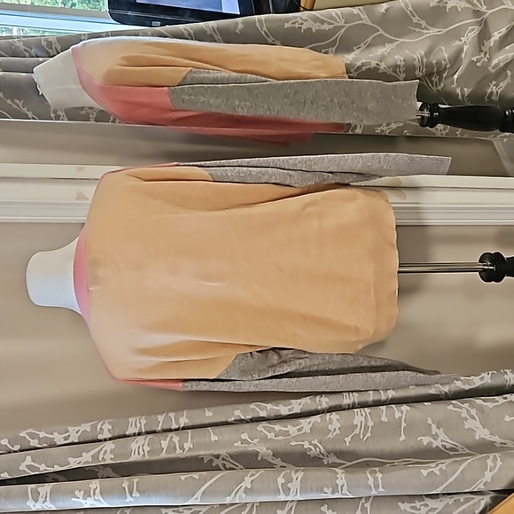 Magaschoni Colorblock V-Neck Cashmere Cardigan - Picture 3 of 7